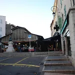 Sortie 44 - Newly Renovated 1 Bedroom, Center Of Old شقة أنتيب
