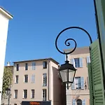 Sortie 44 - Newly Renovated 1 Bedroom, Center Of Old شقة