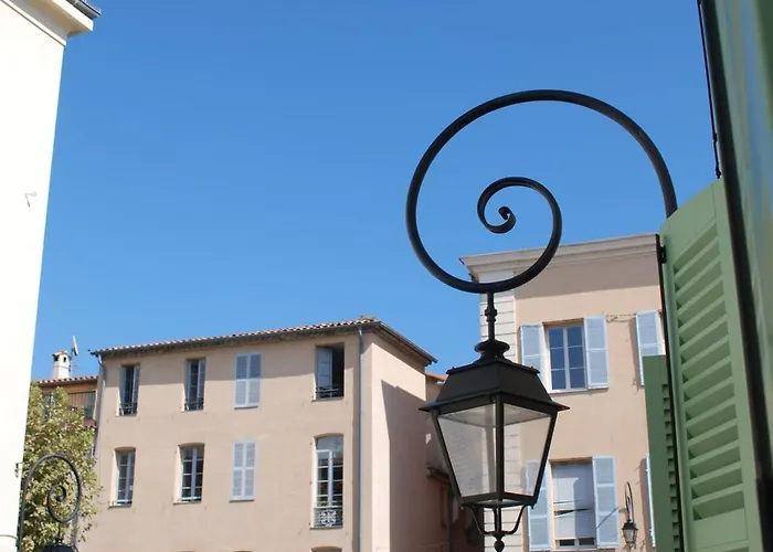 Sortie 44 - Newly Renovated 1 Bedroom, Center Of Old 公寓