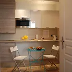 Sortie 44 - Newly Renovated 1 Bedroom, Center Of Old אנטיב