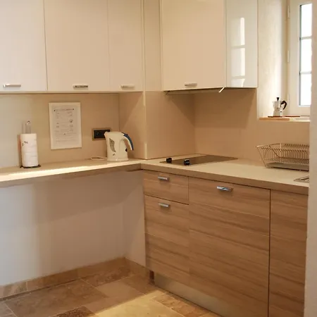 Sortie 44 - Newly Renovated 1 Bedroom, Center Of Old