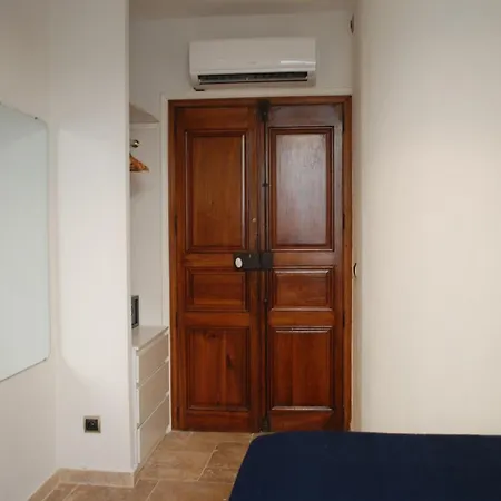 Apartment Sortie 44 - Newly Renovated 1 Bedroom, Center Of Old Antibes