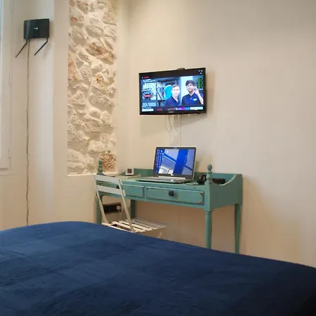 Apartment Sortie 44 - Newly Renovated 1 Bedroom, Center Of Old *