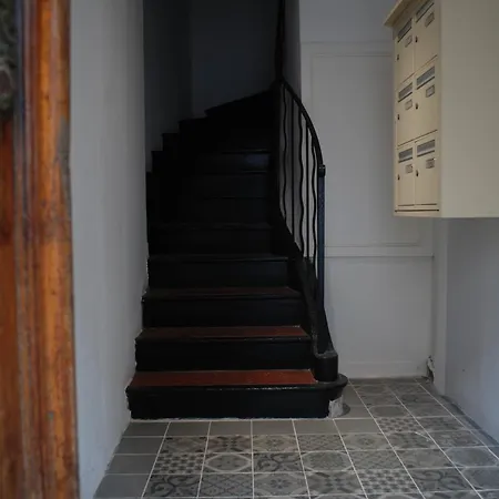 Sortie 44 - Newly Renovated 1 Bedroom, Center Of Old *