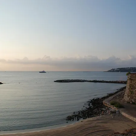 Sortie 44 - Newly Renovated 1 Bedroom, Center Of Old דירה