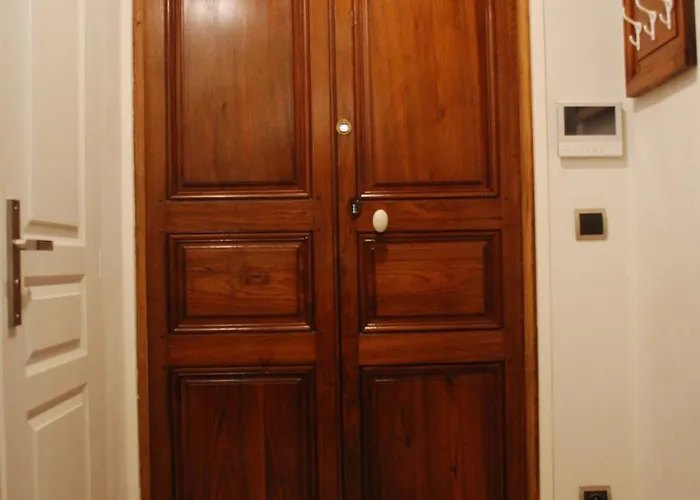 Sortie 44 - Newly Renovated 1 Bedroom, Center Of Old Daire