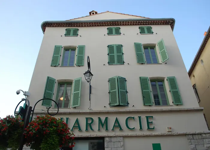 Sortie 44 - Newly Renovated 1 Bedroom, Center Of Old * Antibes