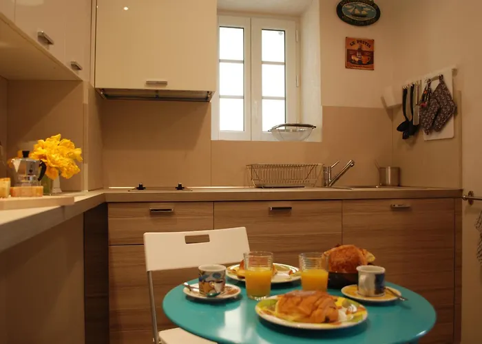 Sortie 44 - Newly Renovated 1 Bedroom, Center Of Old Daire