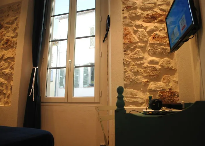 Daire Sortie 44 - Newly Renovated 1 Bedroom, Center Of Old Antibes